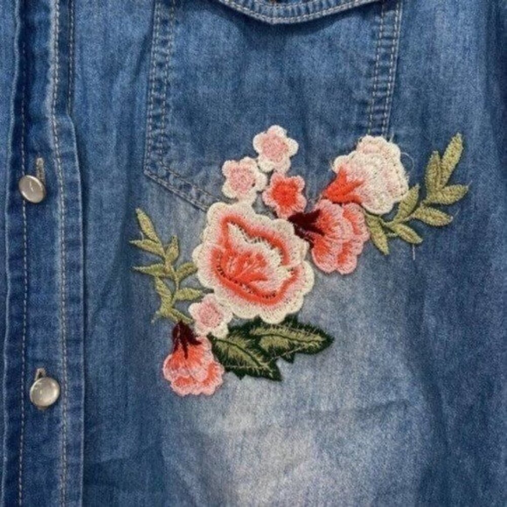 Lumiere Denim Embroidered Pearl Snap Shirt Western Cowgirl - Picture 5 of 11
